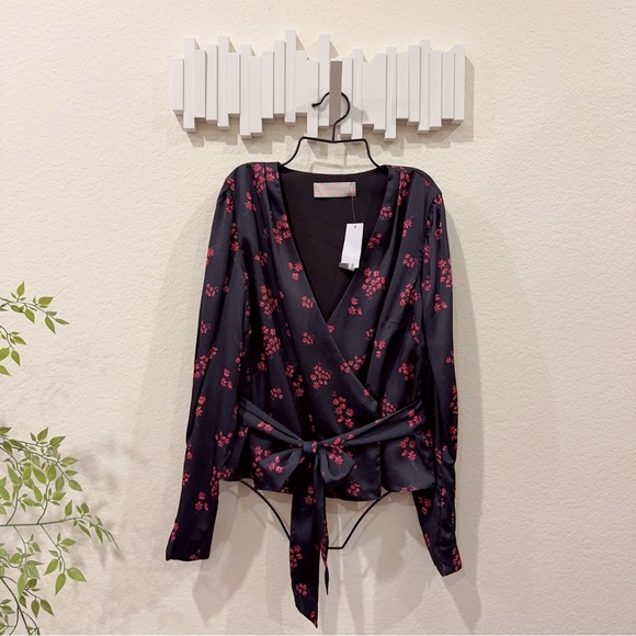 Keepsake Infinity Long Sleeve Wrap Blouse Top with tie Black Ditsy Size L NWT - Picture 3 of 9